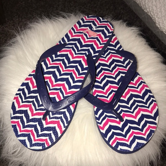 Vineyard Vines Flip-Flops - Picture 1 of 3